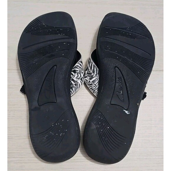 Clarks Cloudsteppers Thong Sandals Zebra Flip Flop Adjustable Women Sz 10 Q06 - Picture 6 of 7